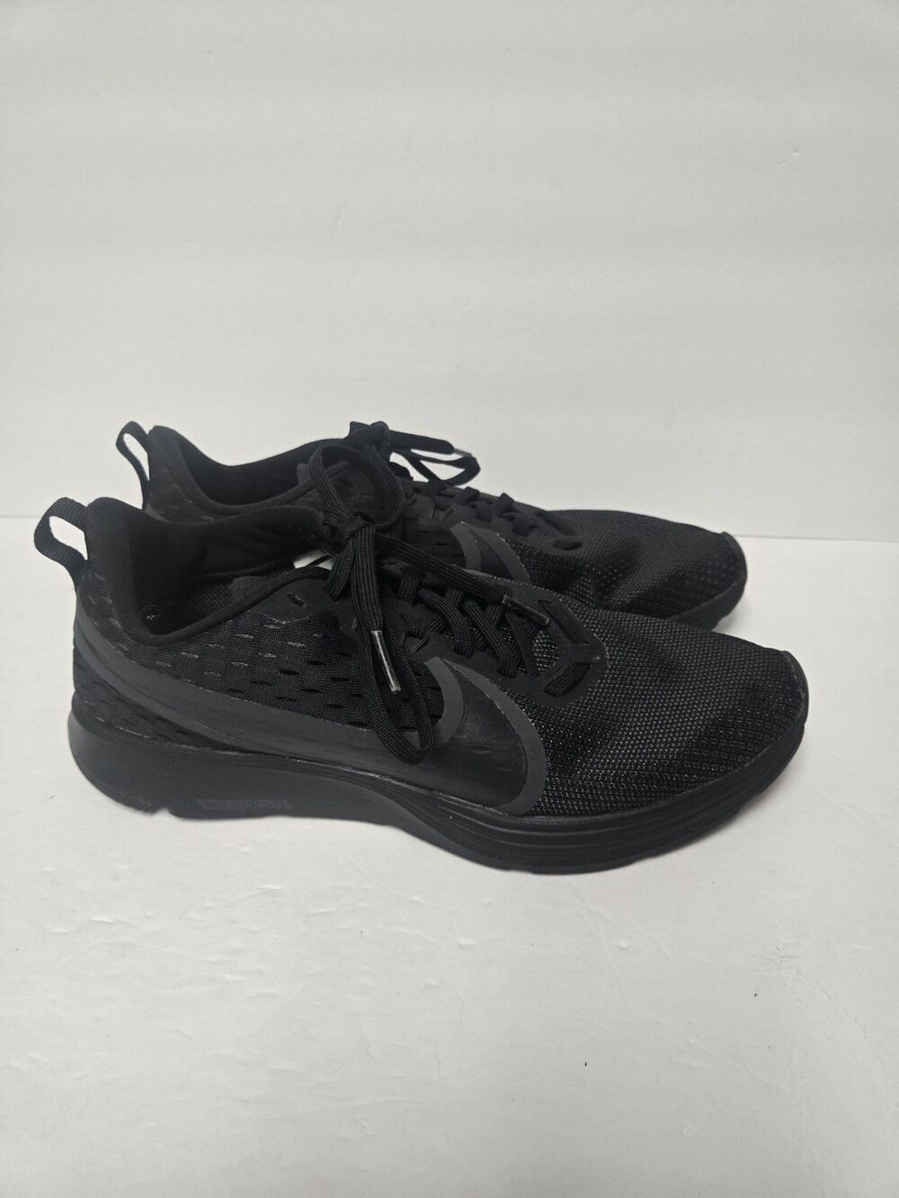 Nike Womens Zoom Strike 2 A01913-201 Running Shoes Sneakers Size 8.5 M